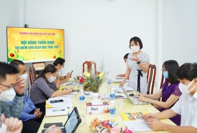 Sinh viên Trường CĐ Đại Việt Sài Gòn chuẩn bị được đi học trực tiếp trở lại