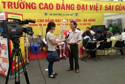 Hệ thống giáo dục Đại Việt tham gia ngày hội tư vấn xét tuyển ĐH-CĐ 2015