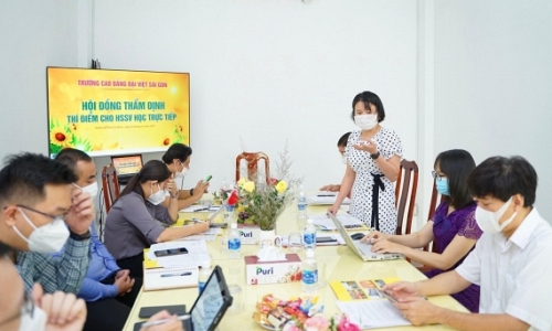 Sinh viên Trường CĐ Đại Việt Sài Gòn chuẩn bị được đi học trực tiếp trở lại