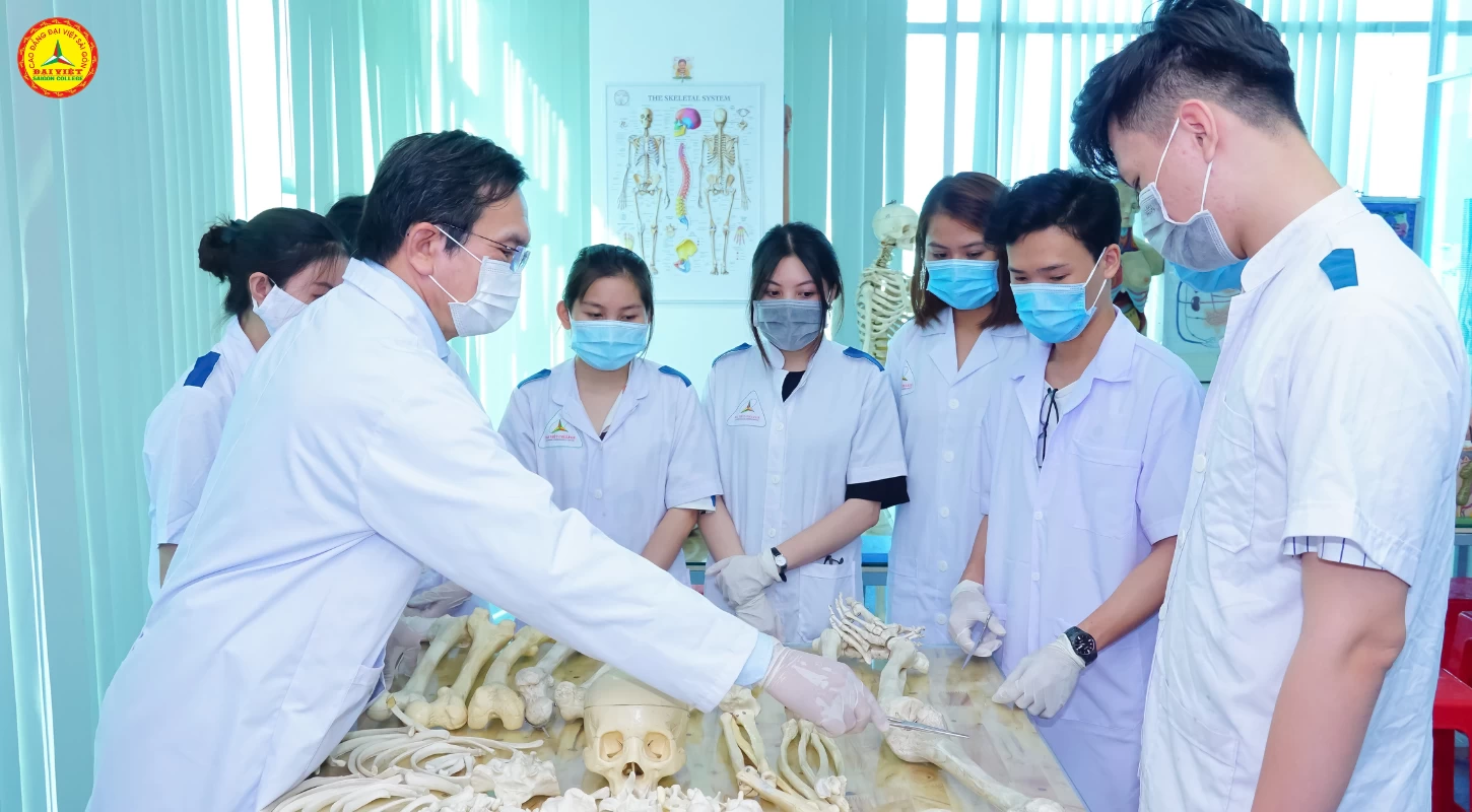 Có Bắt Buộc Học Nâng Cao Lớp Y Sỹ Đa Khoa | Trường Cao Đẳng Đại Việt Sài Gòn