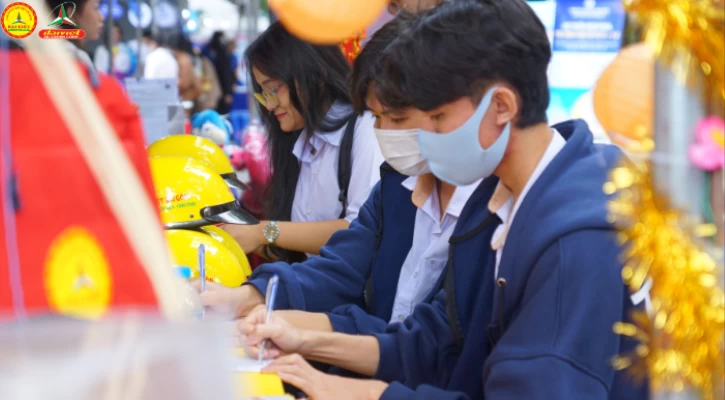 Có Nên Học Cao Đẳng - Lợi Ích Và Cơ Hội | Trường Cao Đẳng Đại Việt Sài Gòn