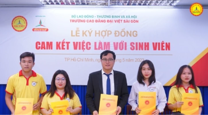 Genz Chọn Thực Học Thực Hành Để Có Thu Nhập Cao | Trường Cao Đẳng Đại Việt Sài Gòn