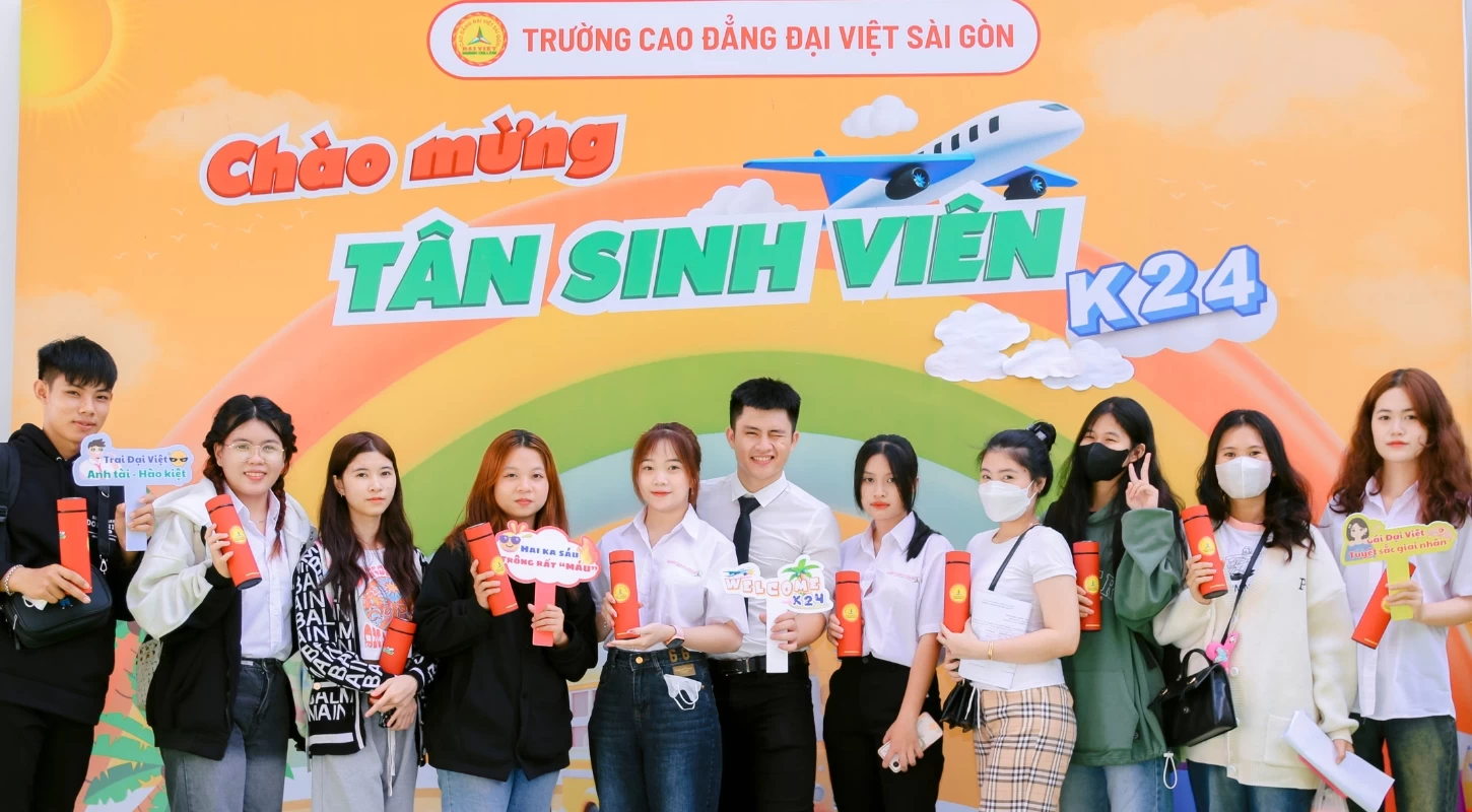 RỘN RÀNG CHƯƠNG TRÌNH CHÀO TÂN SINH VIÊN NHẬP HỌC ĐỢT 3 | Trường Cao Đẳng Đại Việt Sài Gòn