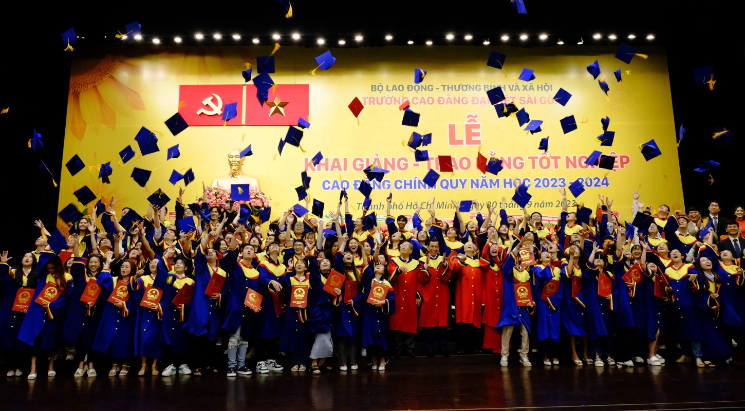Thông Báo Về Lễ Trao Bằng Tốt Nghiệp Năm Học 2024 - 2025 | Trường Cao Đẳng Đại Việt Sài Gòn