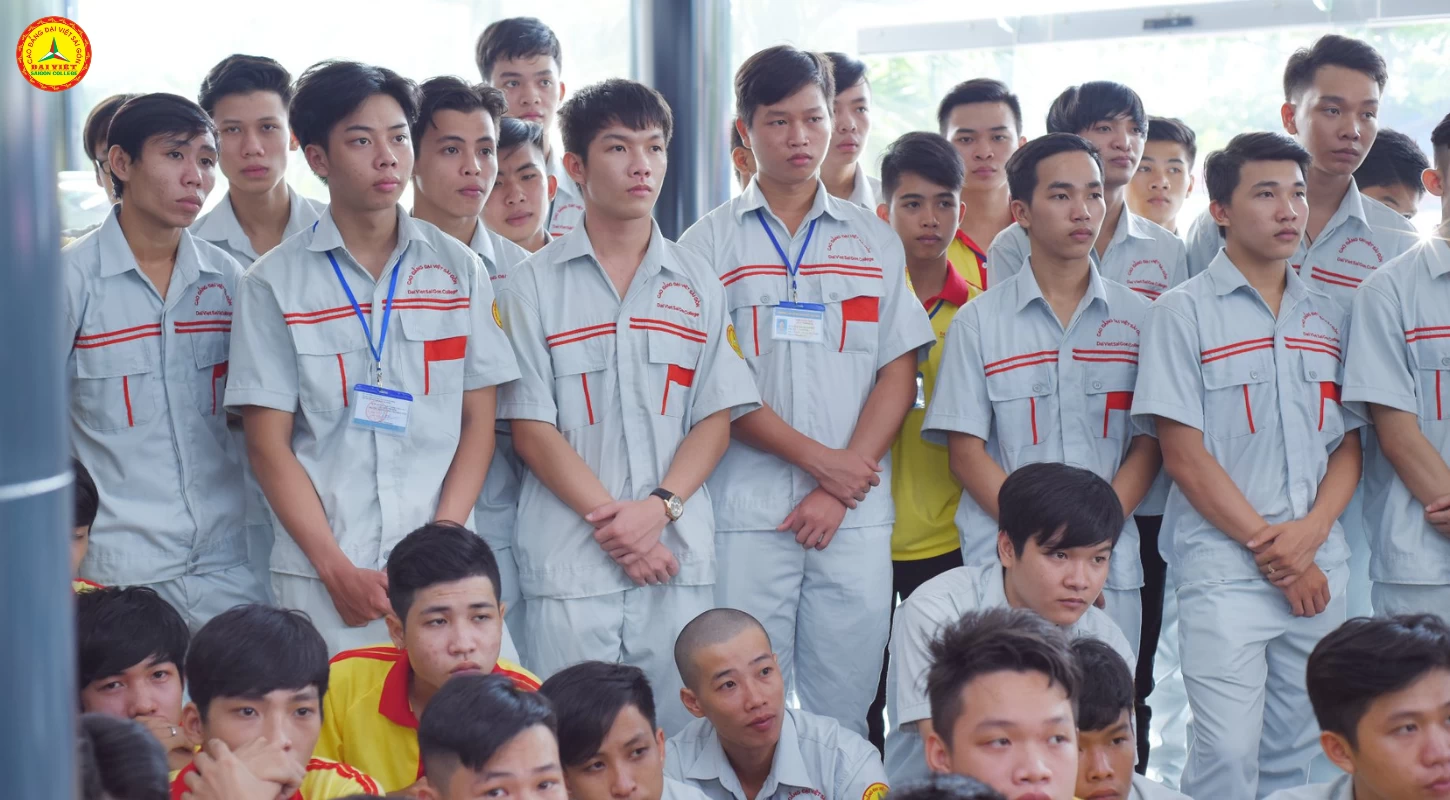 Thực Tế Việc Làm Sau Khi Tốt Nghiệp Của Sinh Viên | Trường Cao Đẳng Đại Việt Sài Gòn