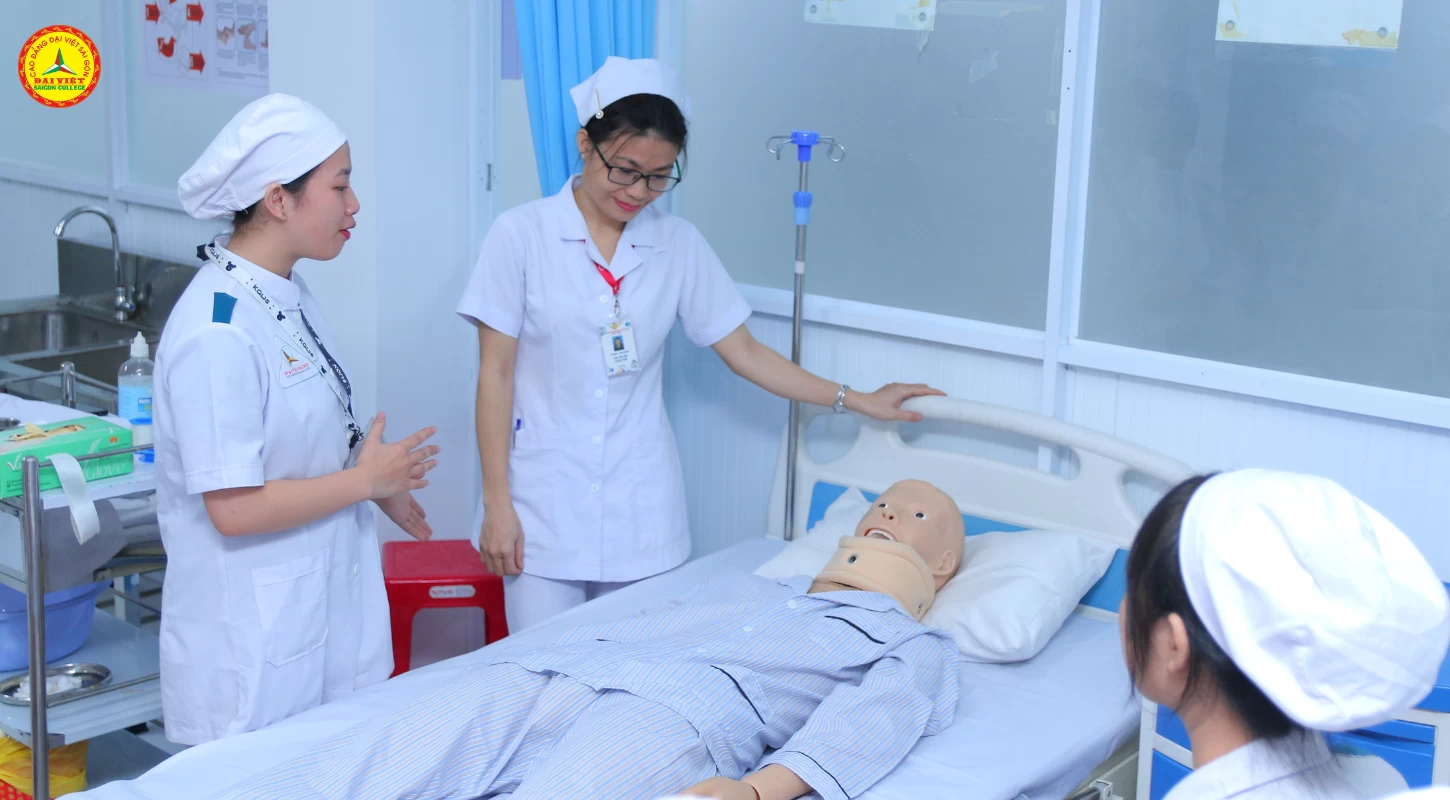 Y sĩ đa khoa đóng vai trò quan trọng trong hệ thống nhân lực ngành Y | Trường Cao Đẳng Đại Việt Sài Gòn