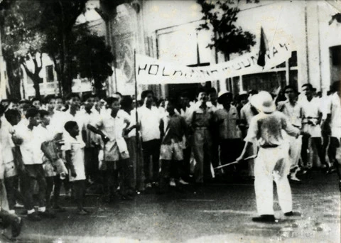 Học sinh, sinh viên Sài Gòn- Chợ Lớn biểu tình ngày 9-1-1950.