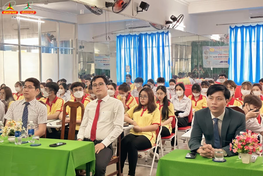 Cam kết sẽ tiếp nhận sinh viên của CĐ Đại Việt sau khi ra trường