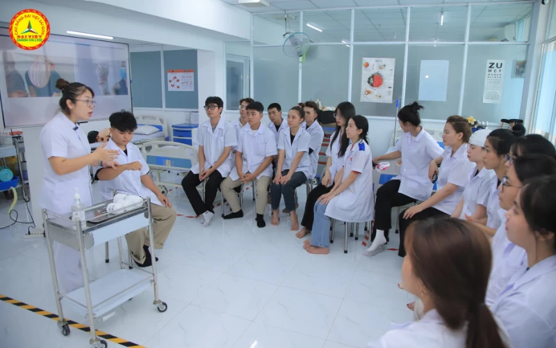 ngành điều dưỡng Trường Cao đẳng Đại Việt Sài Gòn