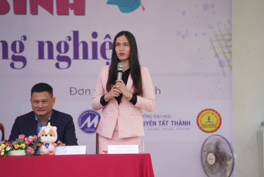 Việc xuất hiện của Cô Nguyễn Hoàng Tiên tại chương trình đã cho thấy sự đầu tư chỉnh chu của Nhà Trường