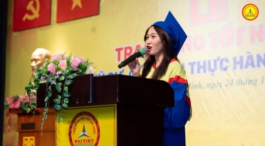 Bạn Nguyễn Thị Ngọc Uyên sinh viên Trường Cao đẳng Đại Việt Sài Gòn