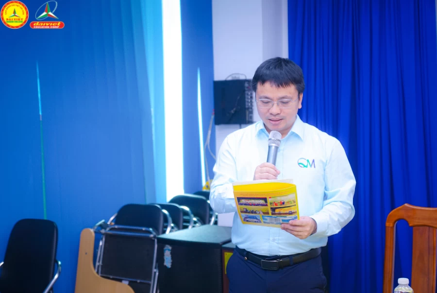 PGS.TS Lê Thái Hưng – Trưởng phòng Tổ chức Cán bộ Trường Đại học Giáo dục phát biểu tại Lễ Khai giảng