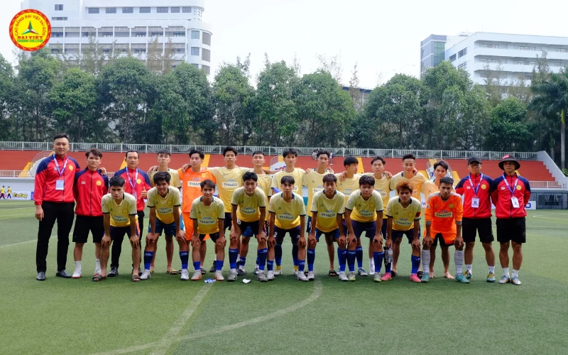 bóng đá trường cao đẳng đại việt sài gòn