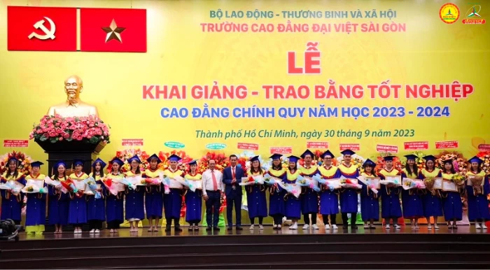 Trường Cao đẳng Đại Việt Sài Gòn hy vọng các tân khoa sẽ tiếp tục phấn đấu; phục vụ trí – tài- lực cho sự phát triển của đất nước.