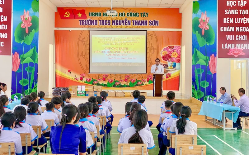 Admissions to Saigon University College