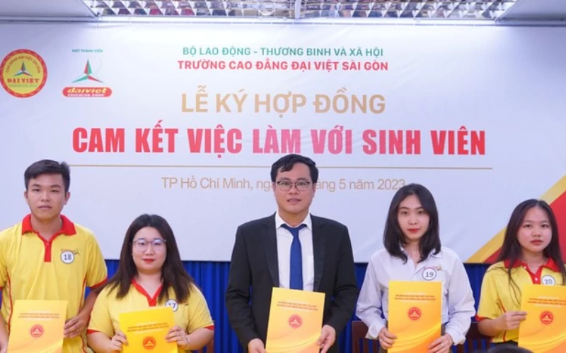 Trường Cao đẳng Đại Việt Sài Gòn cam kết 100% học viên của trường đều có việc làm đúng với chuyên ngành sau khi tốt nghiệp