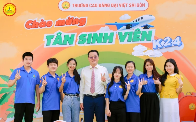 Sinh viên trường cao đẳng đại việt sài gòn