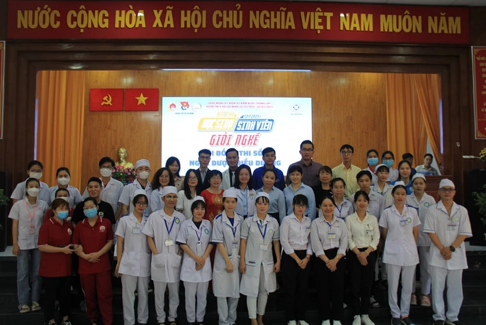 Các thí sinh dự thi tại trường CĐ Bách Khoa Nam Sài Gòn