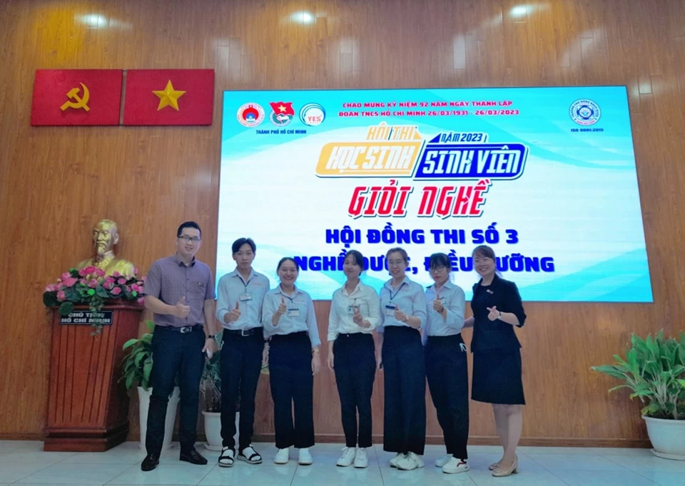 Những sinh viên xuất sắc của Khoa Y Dược trường CĐ Đại Việt Sài Gòn
