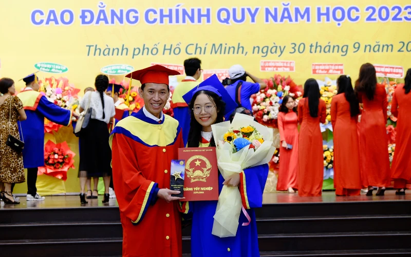 Admissions to Saigon University College