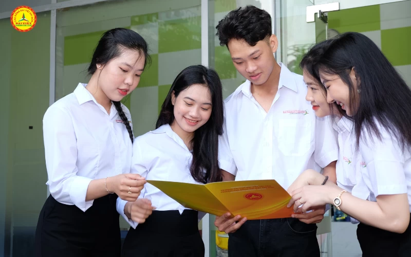 Sinh viên Trường Cao đẳng Đại Việt Sài Gòn