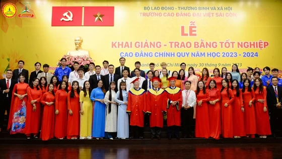 Đội ngũ giảng viên giỏi, giàu kinh nghiệm và tận tâm của Trường Cao đẳng Đại Việt Sài Gòn.