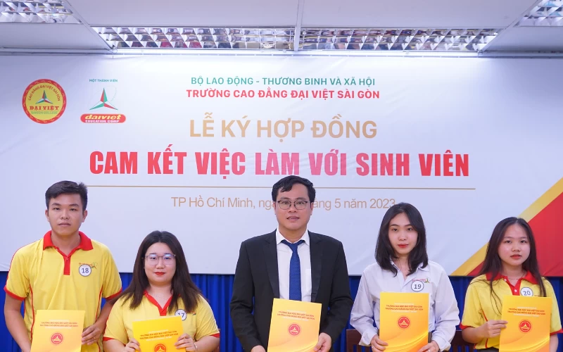 Trường Cao đẳng Đại Việt Sài Gòn cam kết việc làm với sinh viên