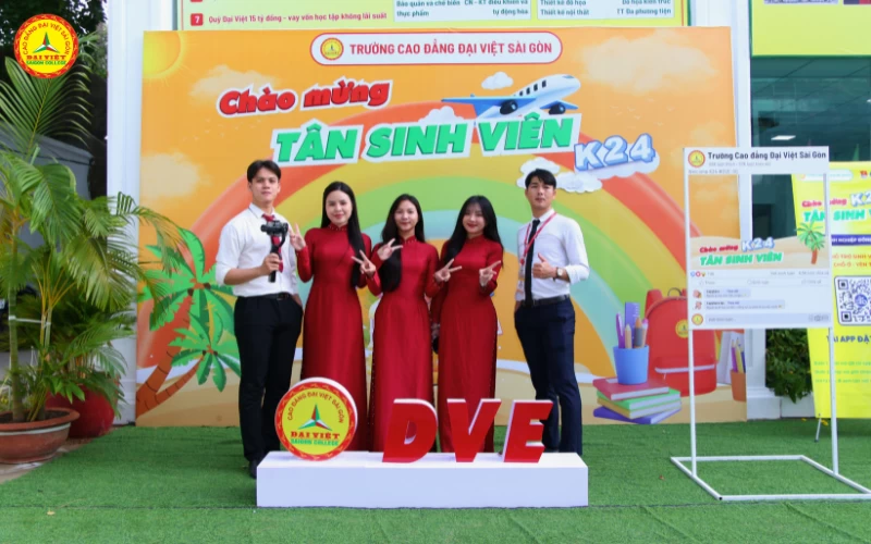 Chào Tân sinh viên Trường Cao đẳng Đại Việt Sài Gòn