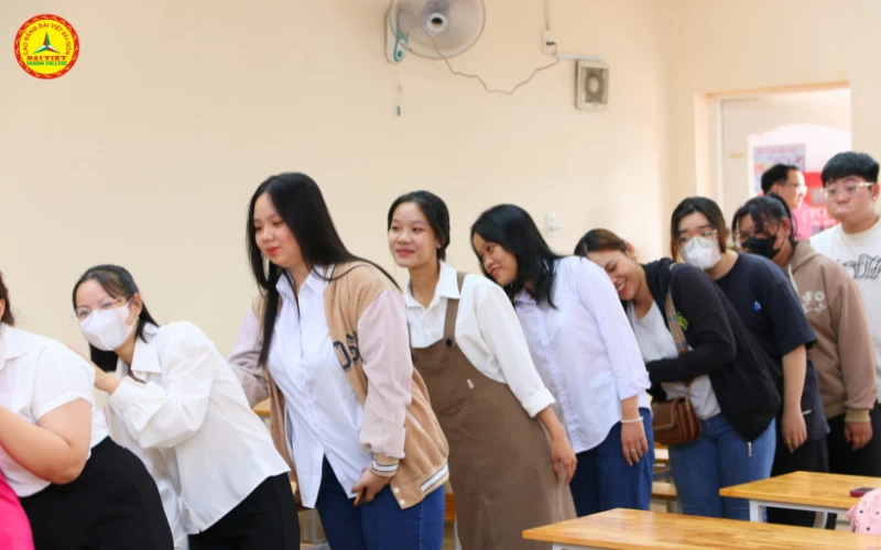 Chào Tân sinh viên Trường Cao đẳng Đại Việt Sài Gòn