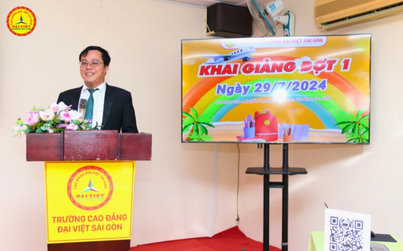 Chào Tân sinh viên Trường Cao đẳng Đại Việt Sài Gòn