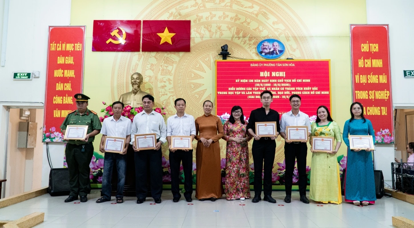 ĐẠI VIỆT SÀI GÒN NHẬN GIẤY KHEN HỌC TẬP VÀ LÀM THEO TƯ TƯỞNG HỒ CHÍ MINH 19/5/2025 ĐẾN 19/5/2026 | Trường Cao Đẳng Đại Việt Sài Gòn