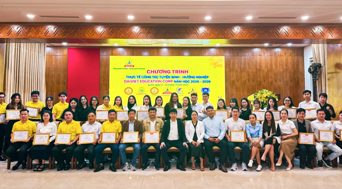 HỘI NGHỊ TỔNG KẾT CÔNG TÁC TUYỂN SINH NĂM 2025 VÀ TRIỂN KHAI KẾ HOẠCH NĂM 2026 | Trường Cao Đẳng Đại Việt Sài Gòn