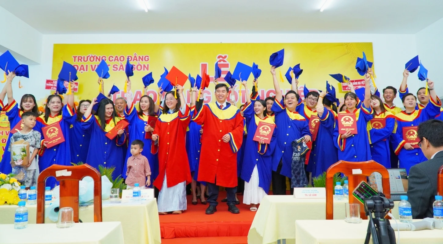 LỄ TRAO BẰNG TỐT NGHIỆP NĂM 2026 - KHI MỖI TẤM BẰNG LÀ MỘT CÂU CHUYỆN ĐÁNG TỰ HÀO | Trường Cao Đẳng Đại Việt Sài Gòn