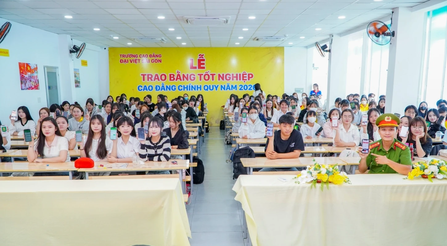 TÂN SINH VIÊN K26 THAM GIA CHUYÊN ĐỀ PHÒNG, CHỐNG TỐ GIÁC TỘI PHẠM MA TÚY, PHÒNG CHỐNG TỘI PHẠM, TỆ NẠN XÃ HỘI TRONG SINH VIÊN | Trường Cao Đẳng Đại Việt Sài Gòn