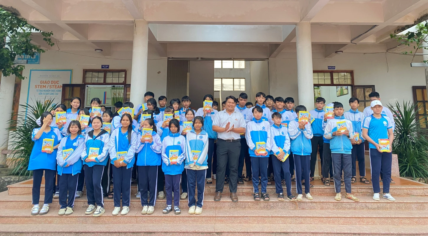 TIẾP TỤC HÀNH TRÌNH LAN TỎA YÊU THƯƠNG TẠI TRƯỜNG THCS CHU VĂN AN - ĐẮK LẮK | Trường Cao Đẳng Đại Việt Sài Gòn