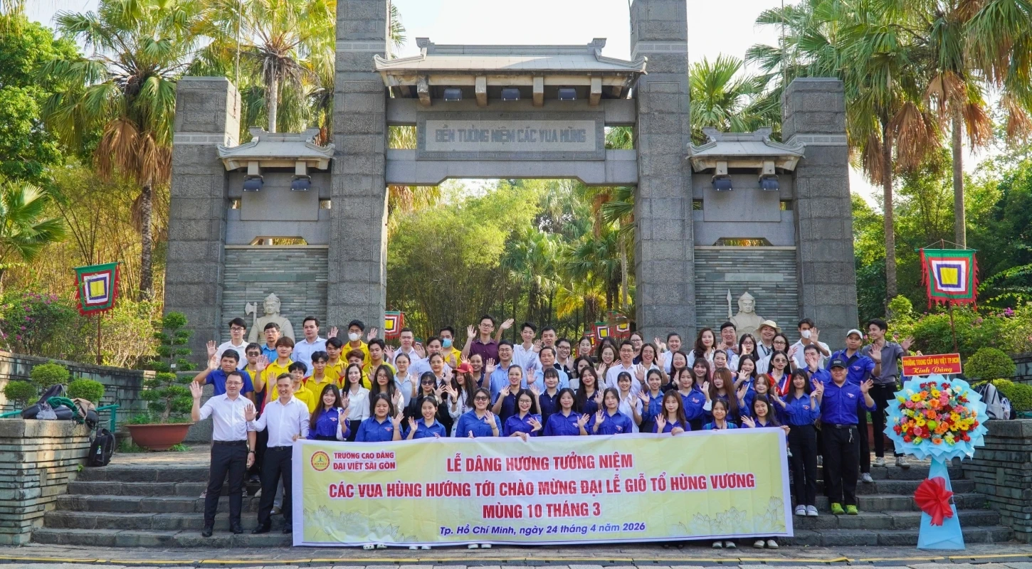 TRƯỜNG CAO ĐẲNG ĐẠI VIỆT SÀI GÒN TỔ CHỨC LỄ DÂNG HƯƠNG TƯỞNG NIỆM CÁC VUA HÙNG | Trường Cao Đẳng Đại Việt Sài Gòn