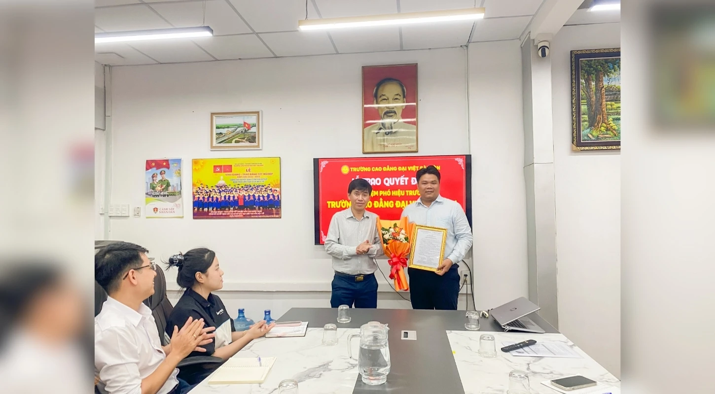 TRƯỜNG CAO ĐẲNG ĐẠI VIỆT SÀI GÒN TỔ CHỨC LỄ QUYẾT ĐỊNH BỔ NHIỆM PHÓ HIỆU TRƯỞNG | Trường Cao Đẳng Đại Việt Sài Gòn