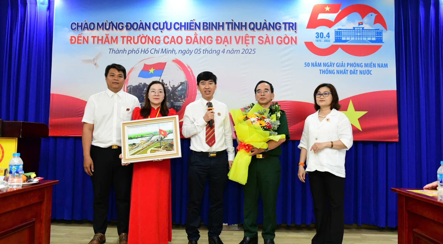 Trường Đại Việt Sài Gòn Hỗ Trợ 300 Triệu Cho Hội Cựu Chiến Binh Tỉnh Quảng Trị Tiếp Tục Thực Hiện Công Tác Tìm Kiếm Hài Cốt Liệt Sỹ | Trường Cao Đẳng Đại Việt Sài Gòn