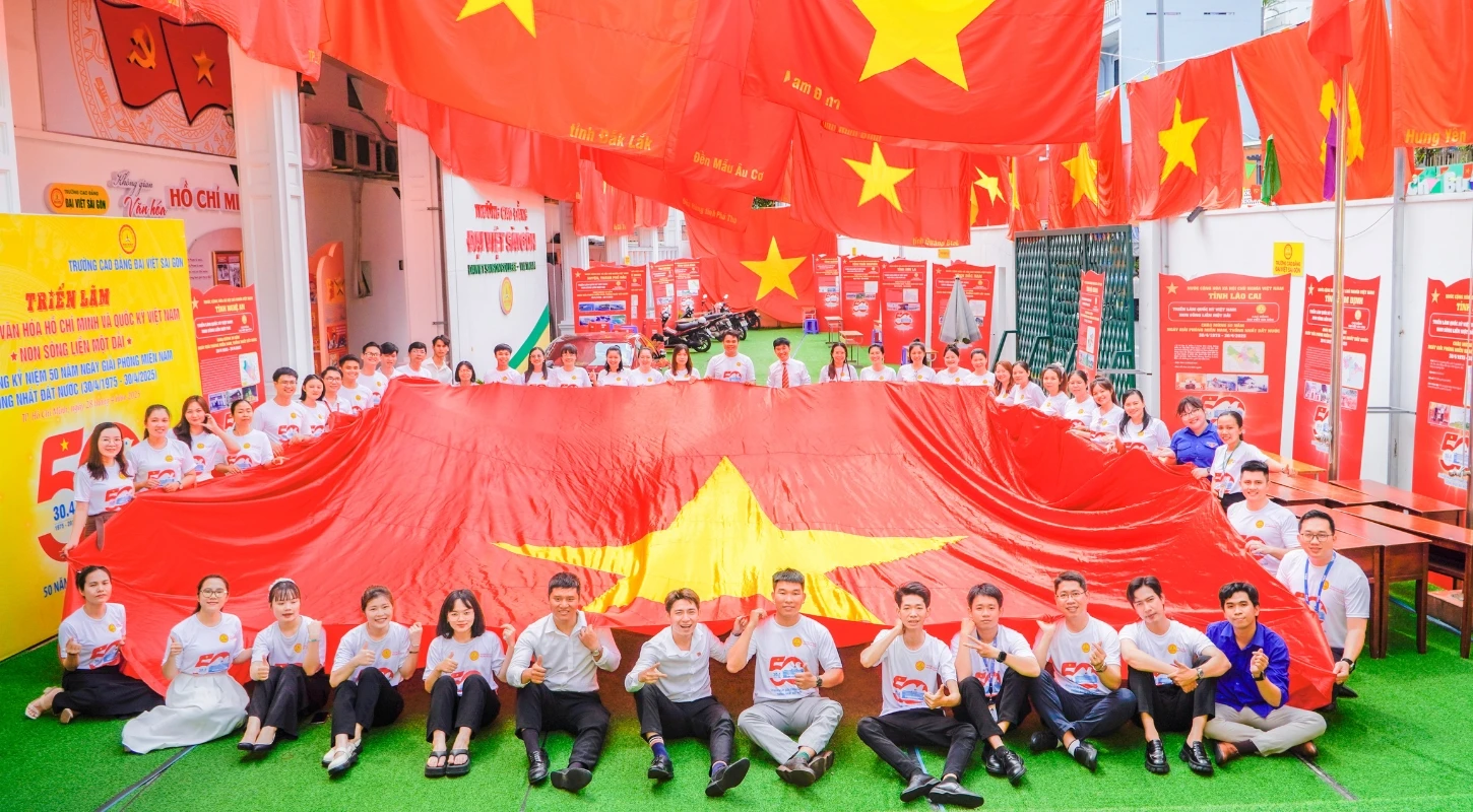 UBND TP. Hồ Chí Minh trao tặng Bằng khen thành tích xuất sắc đặc biệt cho Trường Cao đẳng Đại Việt Sài Gòn | Trường Cao Đẳng Đại Việt Sài Gòn