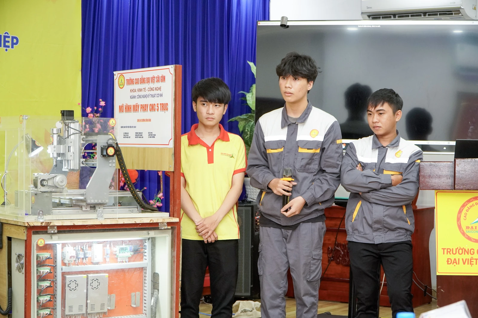 BẢO VỆ ĐỒ ÁN CÔNG NGHỆ KỸ THUẬT CƠ KHÍ – DOANH NGHIỆP TUYỂN DỤNG NGAY TẠI HỘI ĐỒNG