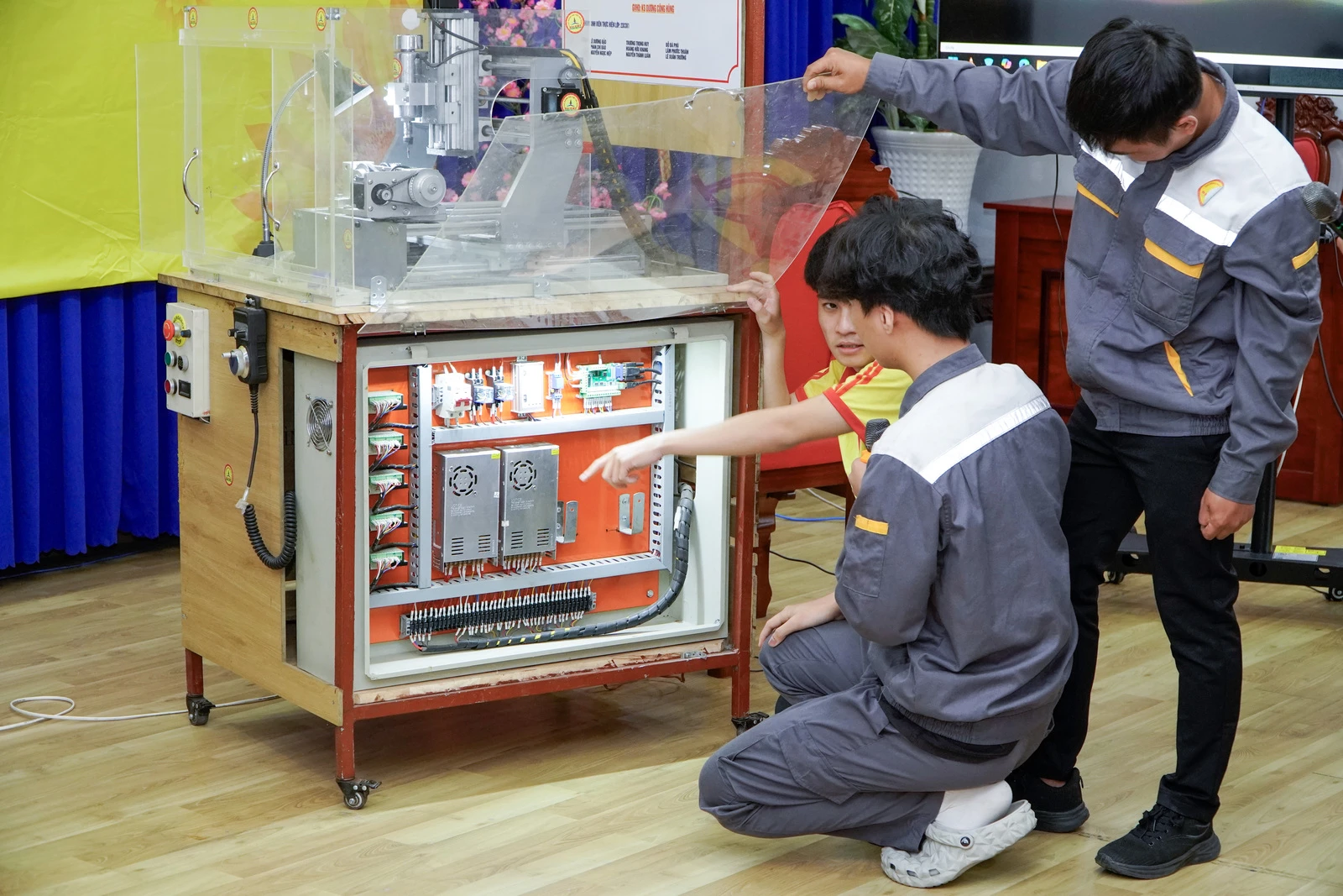 BẢO VỆ ĐỒ ÁN CÔNG NGHỆ KỸ THUẬT CƠ KHÍ – DOANH NGHIỆP TUYỂN DỤNG NGAY TẠI HỘI ĐỒNG