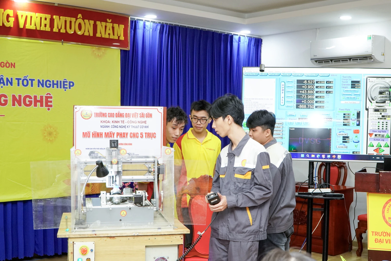 BẢO VỆ ĐỒ ÁN CÔNG NGHỆ KỸ THUẬT CƠ KHÍ – DOANH NGHIỆP TUYỂN DỤNG NGAY TẠI HỘI ĐỒNG