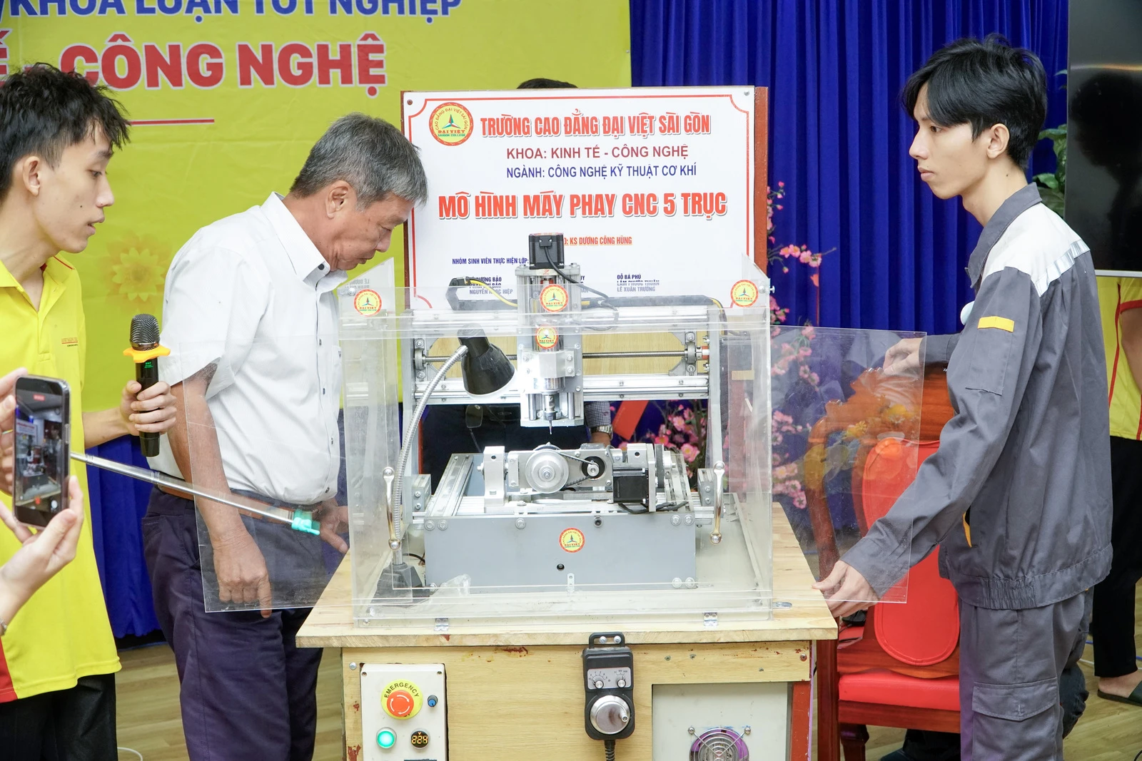 BẢO VỆ ĐỒ ÁN CÔNG NGHỆ KỸ THUẬT CƠ KHÍ – DOANH NGHIỆP TUYỂN DỤNG NGAY TẠI HỘI ĐỒNG