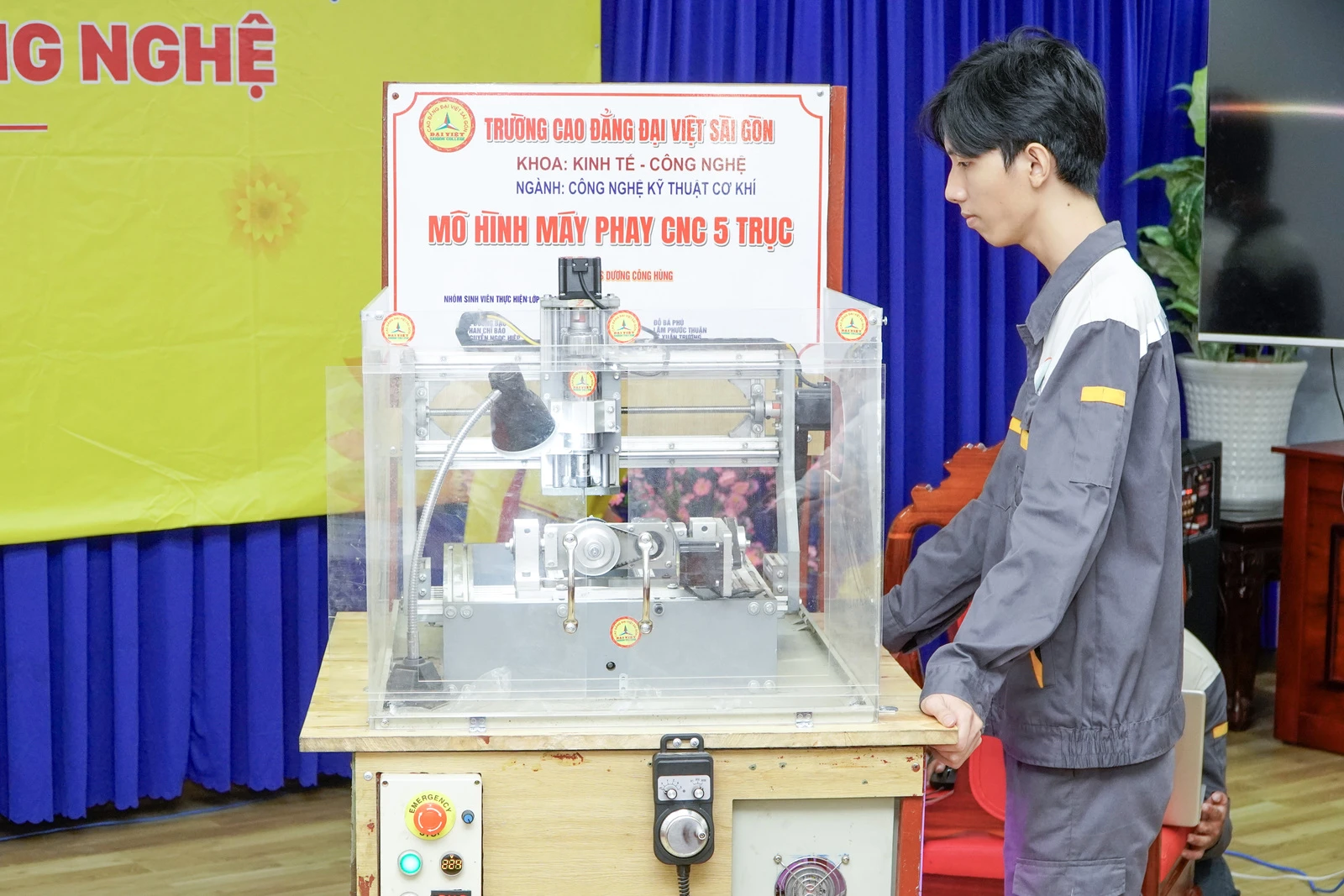 BẢO VỆ ĐỒ ÁN CÔNG NGHỆ KỸ THUẬT CƠ KHÍ – DOANH NGHIỆP TUYỂN DỤNG NGAY TẠI HỘI ĐỒNG