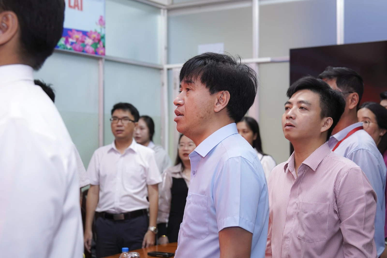 CHI BỘ TRƯỜNG CAO ĐẲNG ĐẠI VIỆT SÀI GÒN TỔ CHỨC LỄ KẾT NẠP ĐẢNG VIÊN MỚI