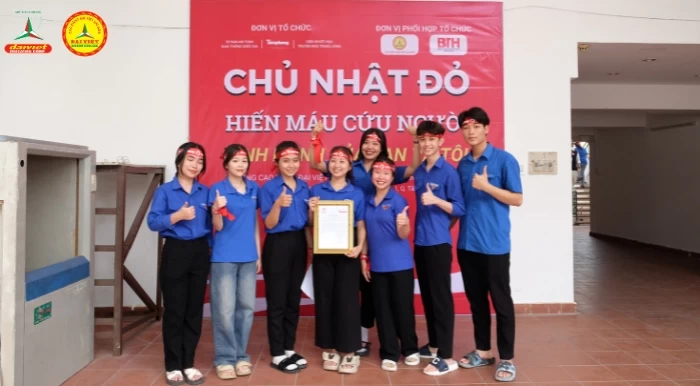 Cao đẳng Đại Việt Sài Gòn tổ chức Chủ Nhật Đỏ - Sinh Mệnh Của Bạn Và Tôi