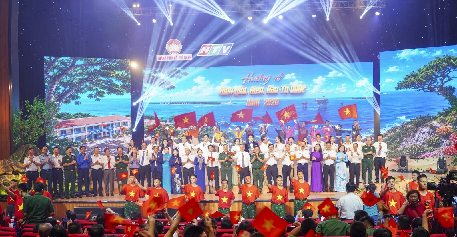 CHUNG TAY HƯỚNG VỀ BIÊN GIỚI, BIỂN, ĐẢO QUÊ HƯƠNG - VÌ TUYẾN ĐẦU TỔ QUỐC