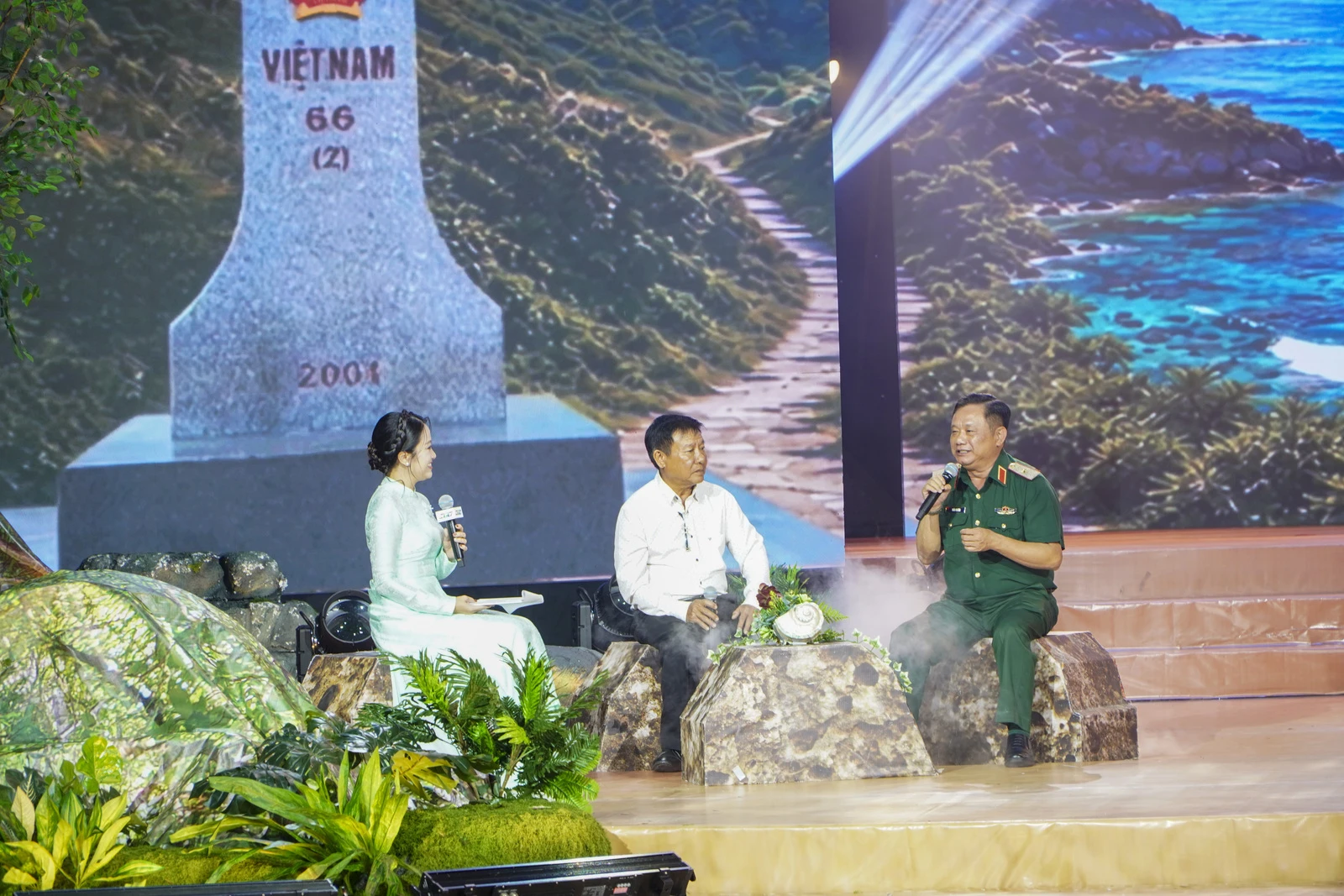 CHUNG TAY HƯỚNG VỀ BIÊN GIỚI, BIỂN, ĐẢO QUÊ HƯƠNG - VÌ TUYẾN ĐẦU TỔ QUỐC