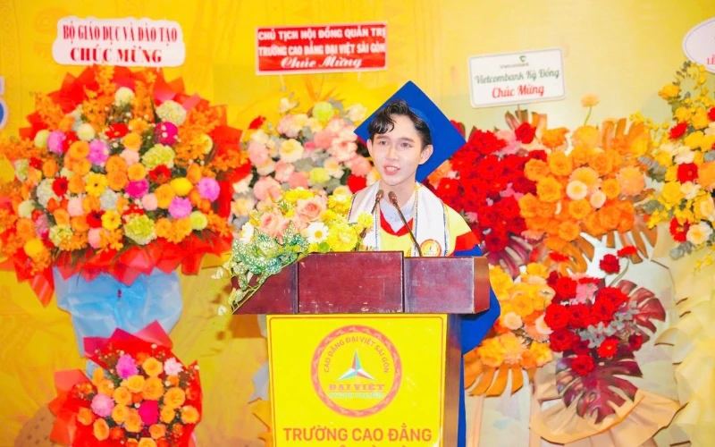 Cùng Ngắm Nhìn Tân Thủ Khoa 2025 - Niềm Tự Hào Của Đại Việt Sài Gòn