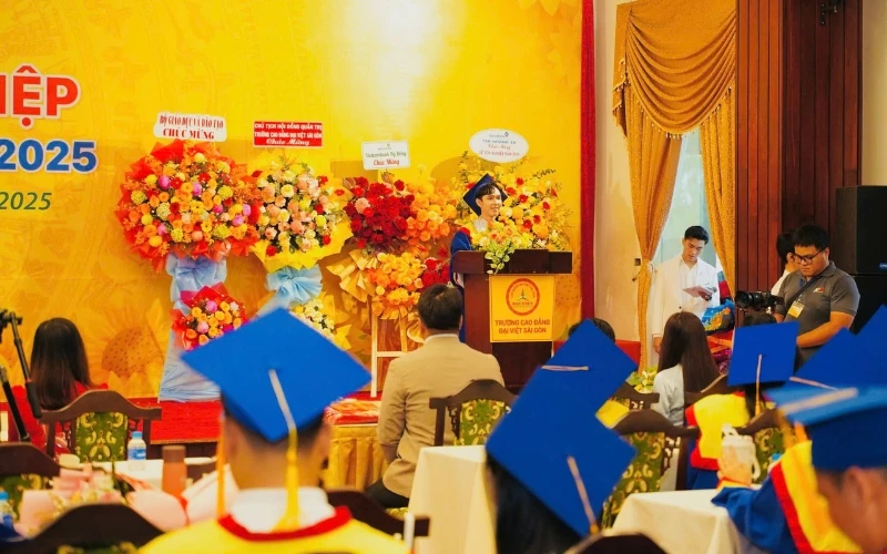 Cùng Ngắm Nhìn Tân Thủ Khoa 2025 - Niềm Tự Hào Của Đại Việt Sài Gòn